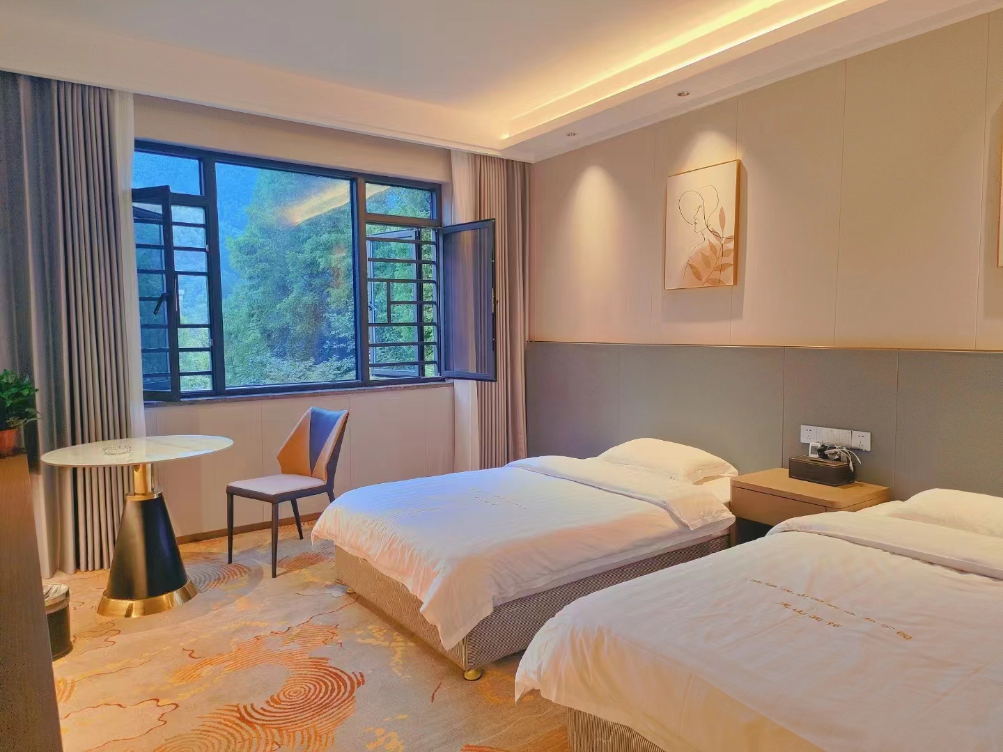 Longshan Hotel雅致双人间