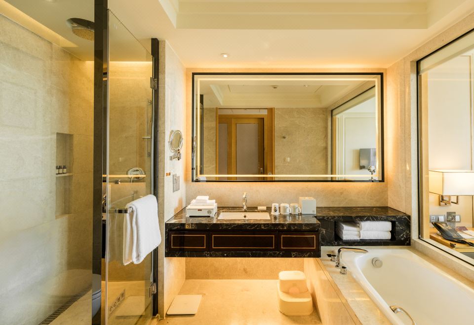 顶呱呱湖景亲子房（俯瞰南湖全景+小童帐篷）