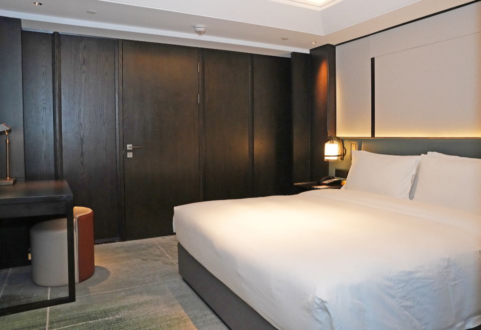 商务大床房（无窗）