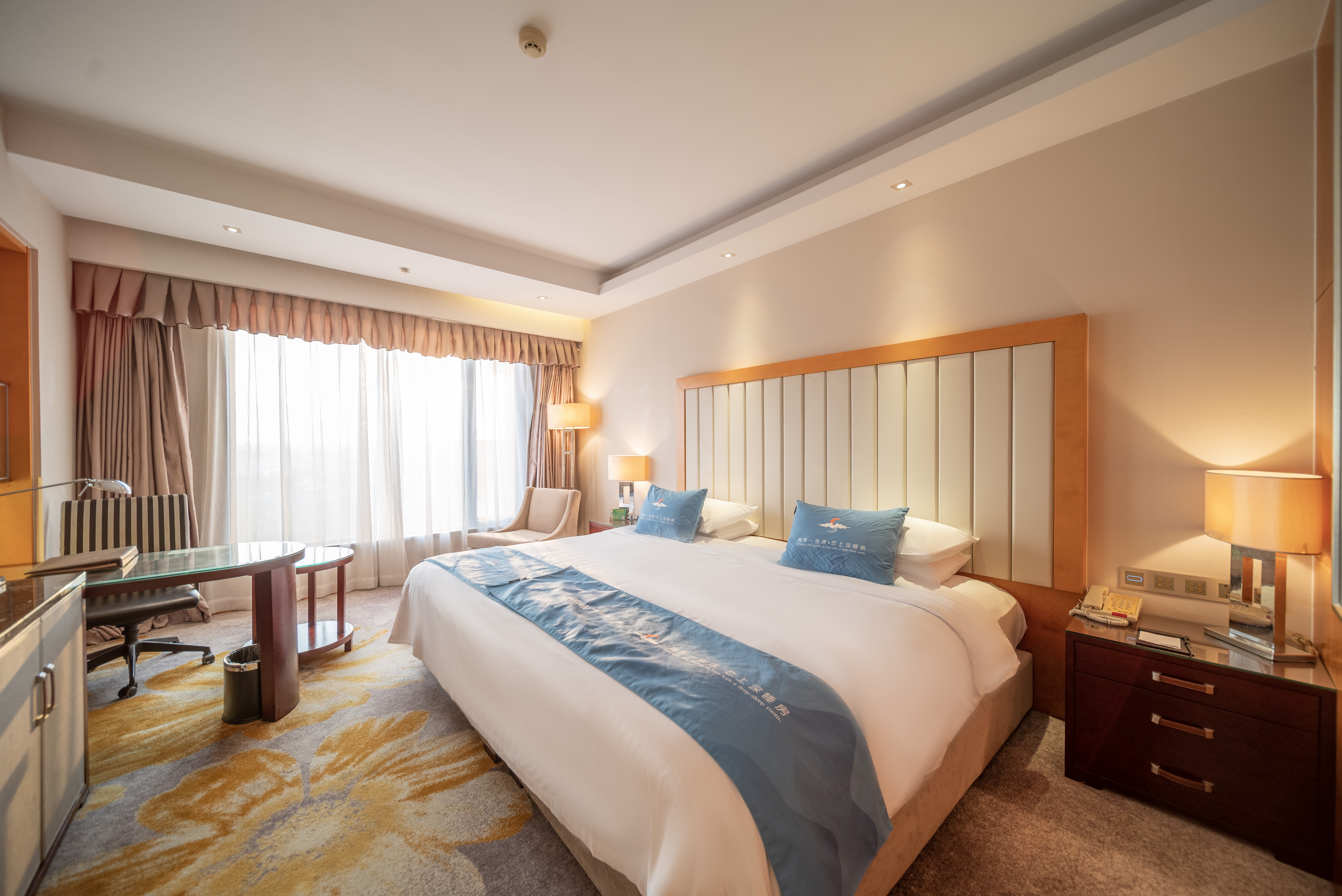 水岸景观大床房