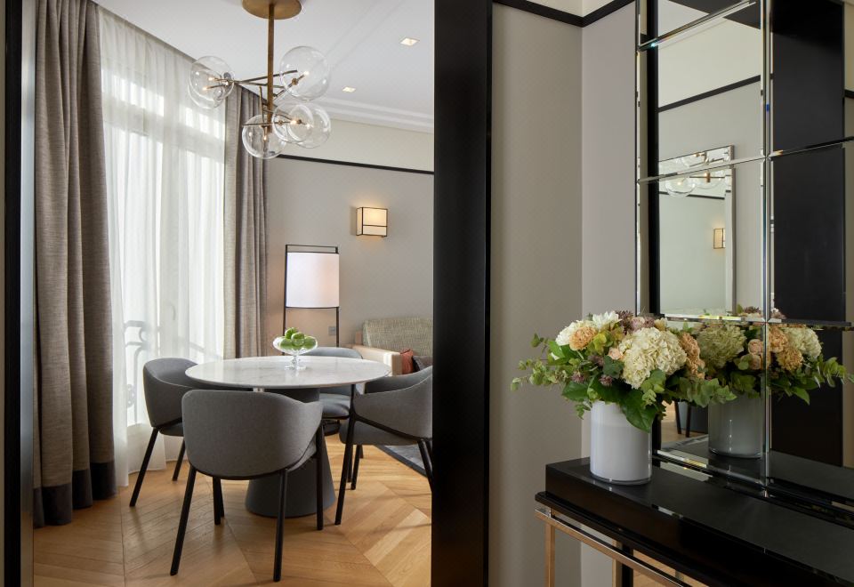Fraser Suites le Claridge Champs-ElyséesOne Bedroom Premier Suite