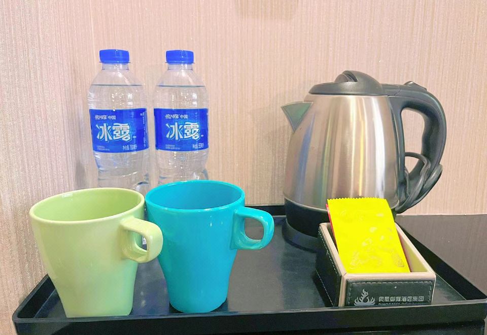 Phoenix Regalia Hotel (Chengdu Chunxi Road Taikoo Li Store)Standard Room With View