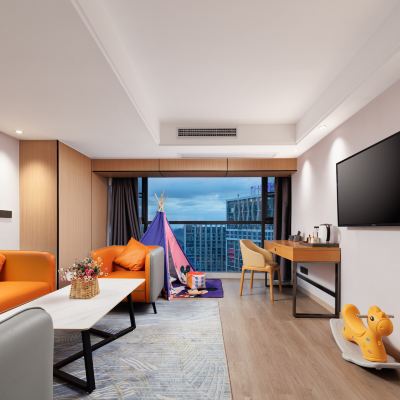 童心未泯丨歡趣親子套房「180°觀景-房間超大乾濕分離」 貴陽斯邁卡爾頓飯店（觀山湖區貴陽北站店）優惠