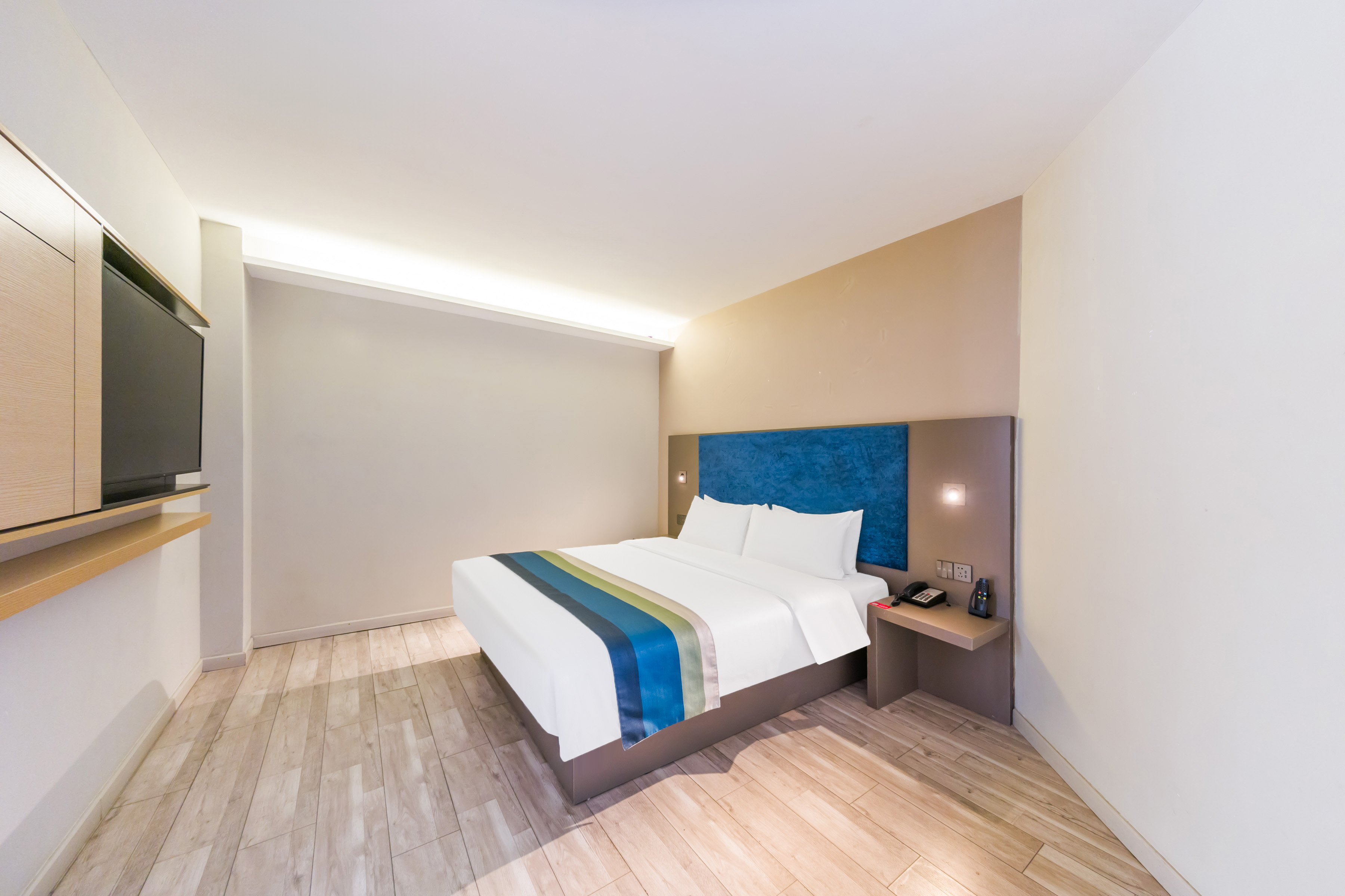 套房（电视投屏+会客厅+地暖开放）