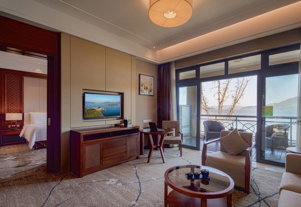 GRAND NEW CENTURY RESORT Siming Lake YuyaoSuite With Lake View