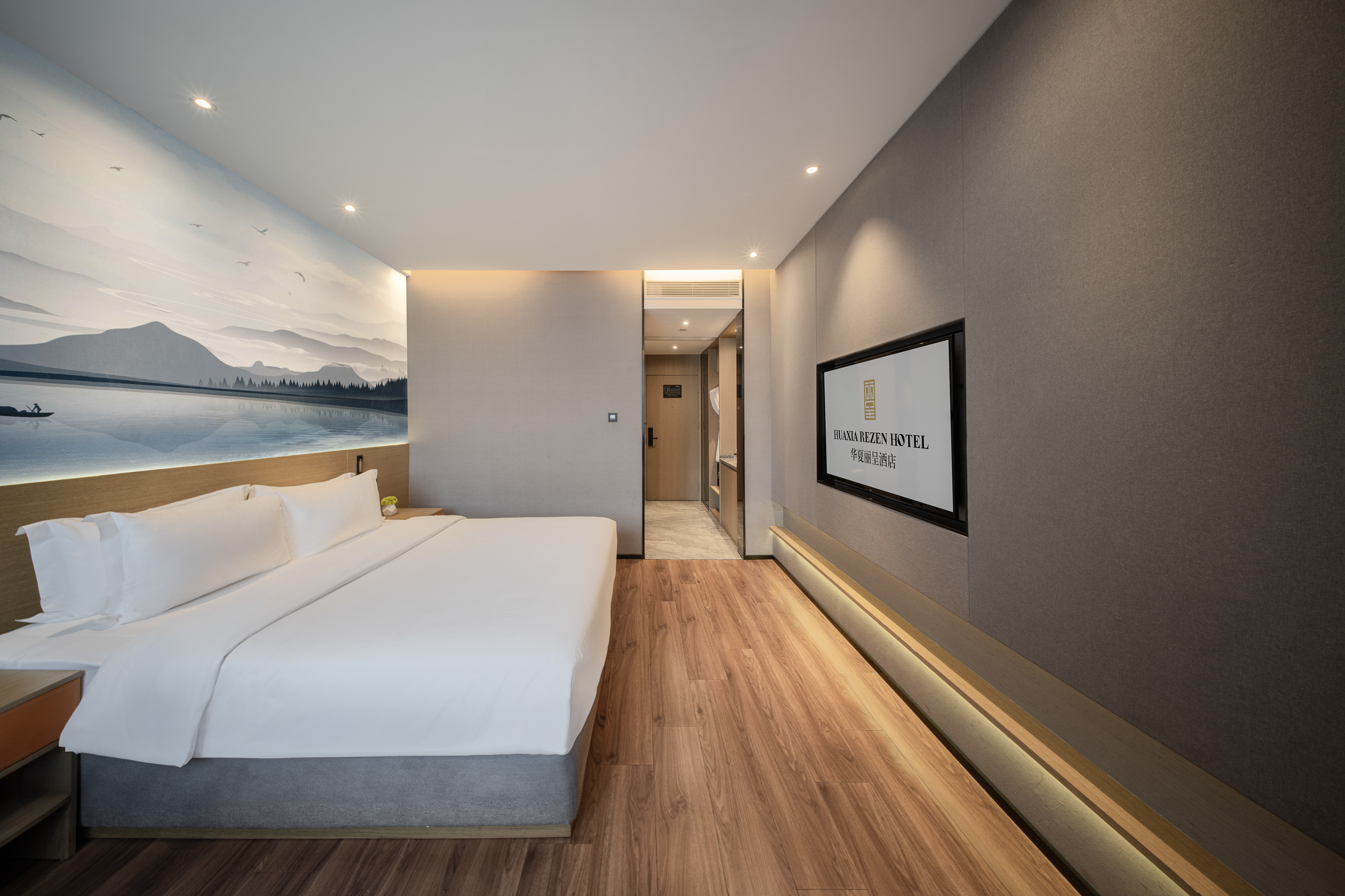 高空城景旅居大床房〔闽南茶具+休闲沙发+办公桌+蓝牙音箱〕