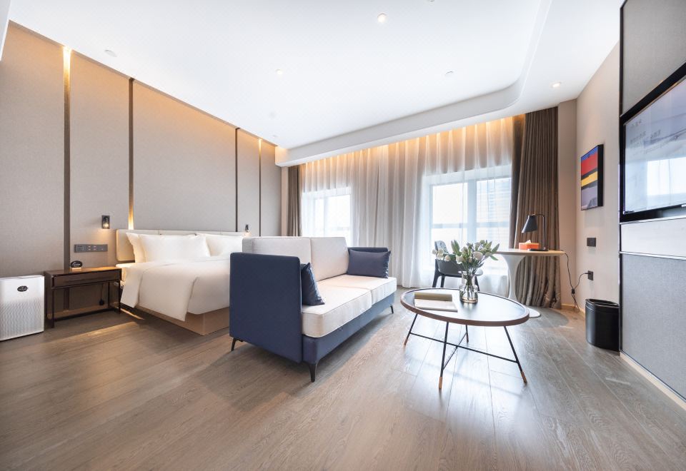 Atour Hotel Guangzhou  Railway South Station Vanke CenterJimu Room (Double Bed)(Screen Projection TV + Mini Fridge + Smart Toilet + Air Purifier)