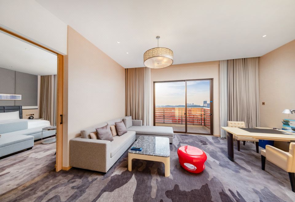 Four Points By Sheraton Guangdong Heshan FangyuanDeluxe Family Suite (Terrace)