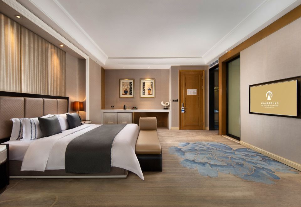 尊尚豪华大床房-全景落地窗-超大浴室-深泡浴缸