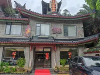 HUANG YAO MANSTON