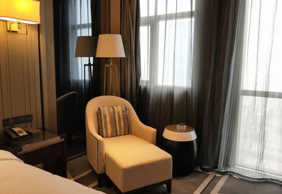 豪华荷里活大床房【浴缸+金可儿床垫+Acca Kappa洗护】