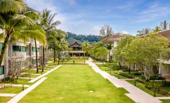 Outrigger Khao Lak Beach Resort