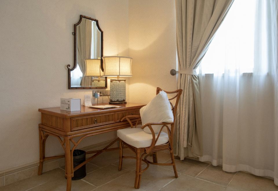 Xikang Yunshe Wellness & Resort HainanVintage Castle Suite (Double Bed)