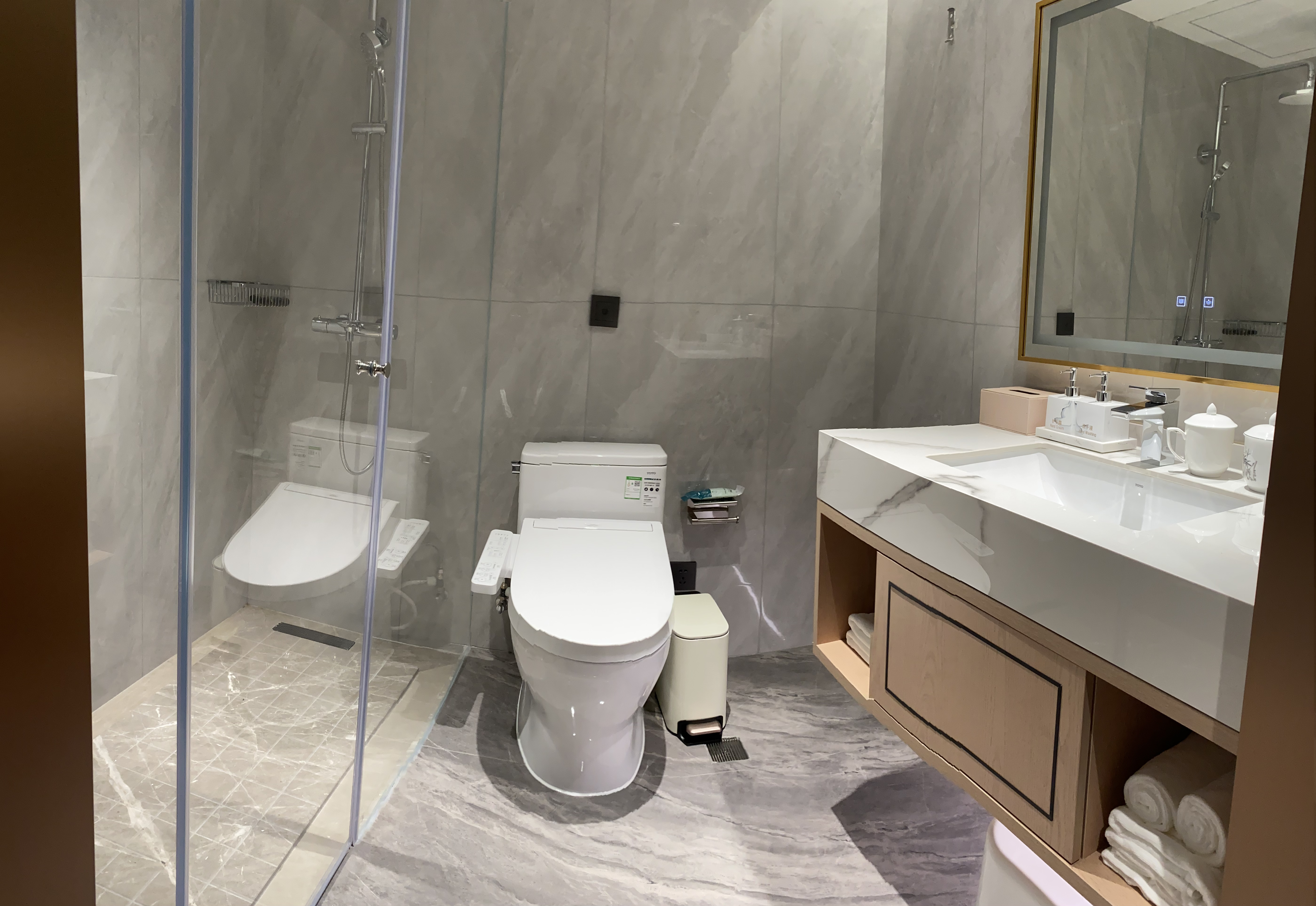 行政山景大床房