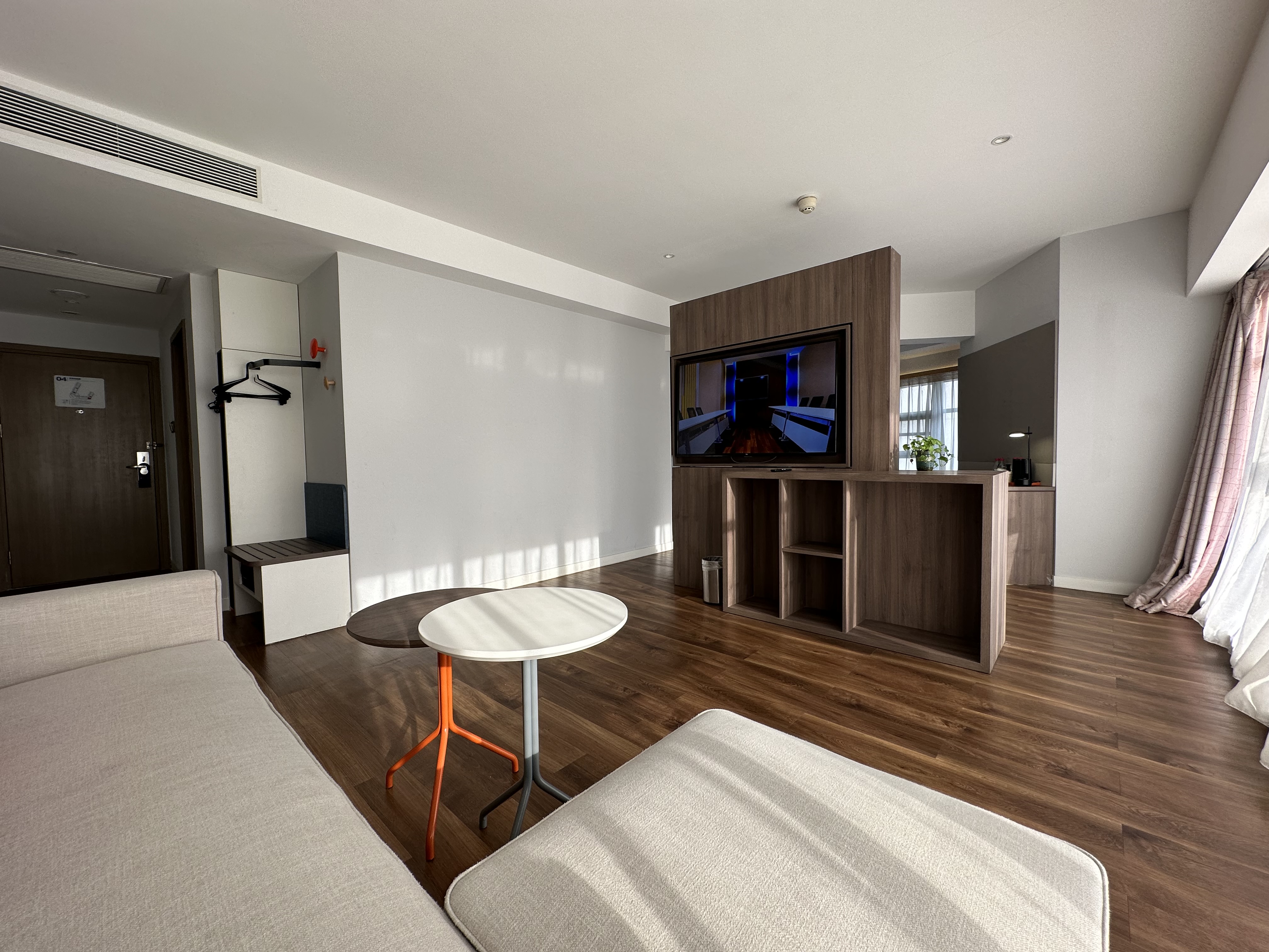 行政小套房[旋转电视+全景落地窗]