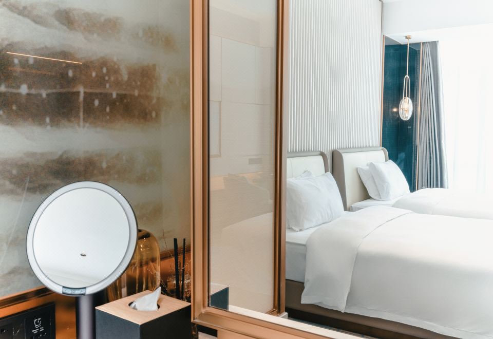 White Swan Hotel ZhanjiangDeluxe 2-bed Room