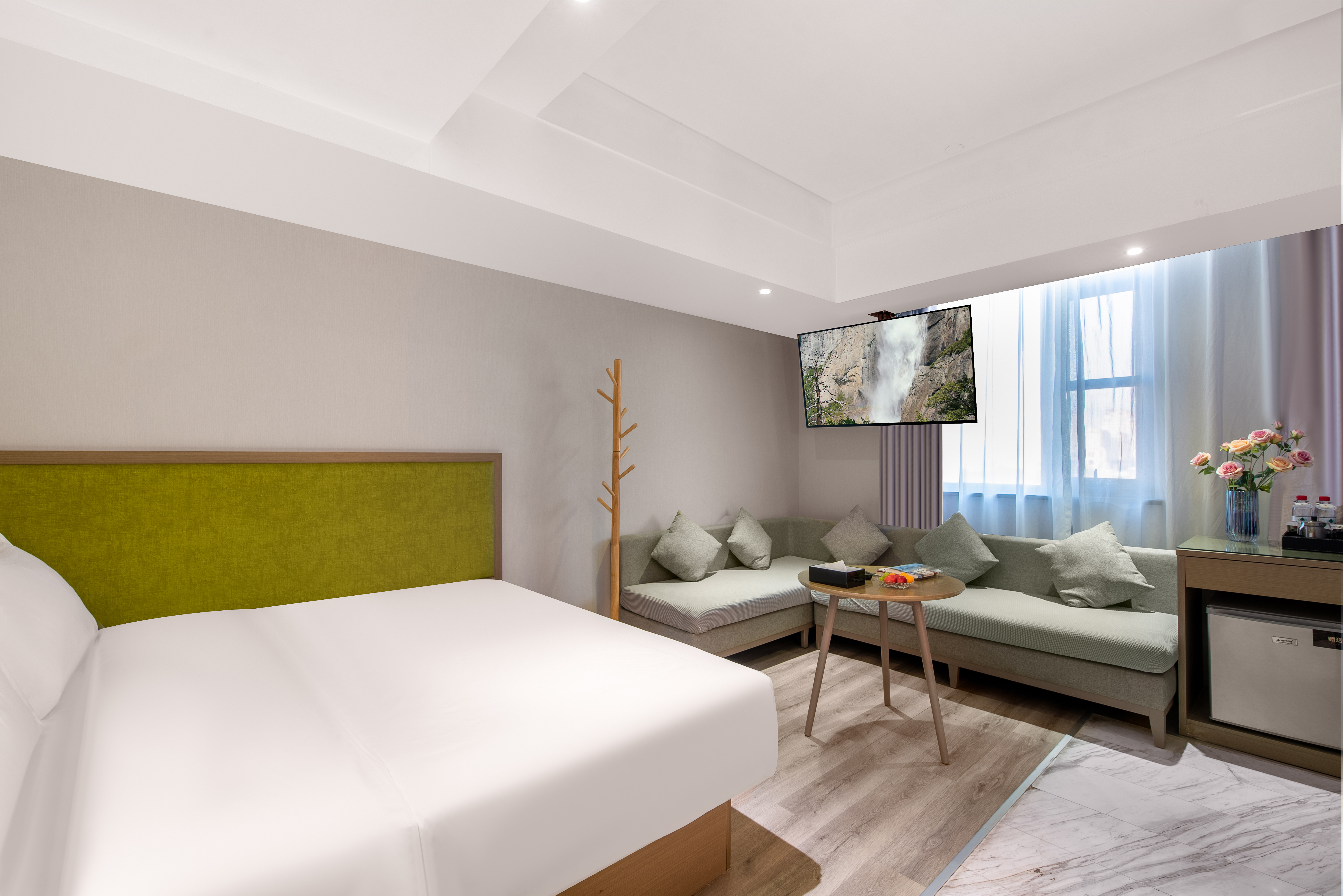 C型大床房【小度全智能客控+轻奢沙发+Minibar】
