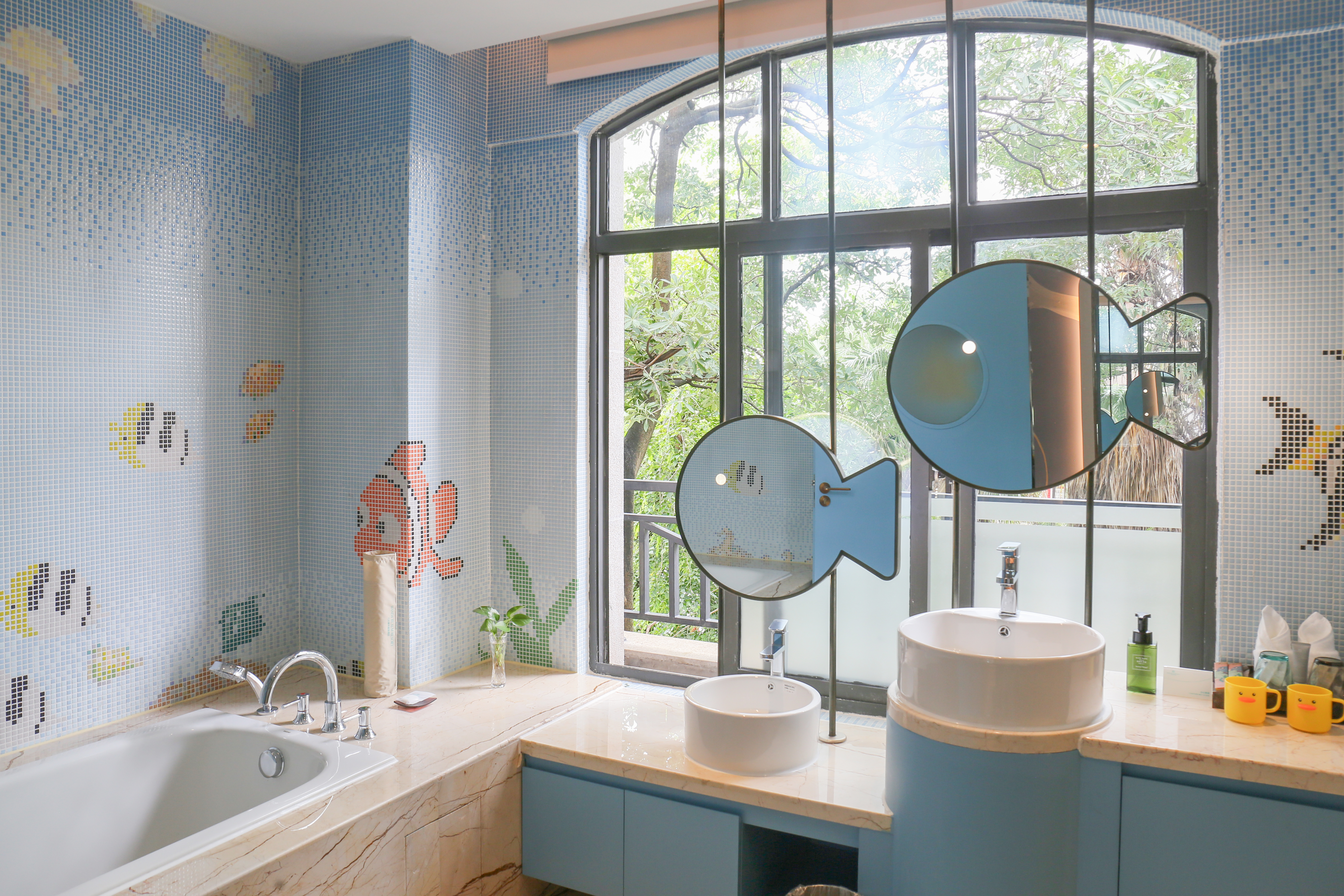 梦幻海底?胶囊床亲子房