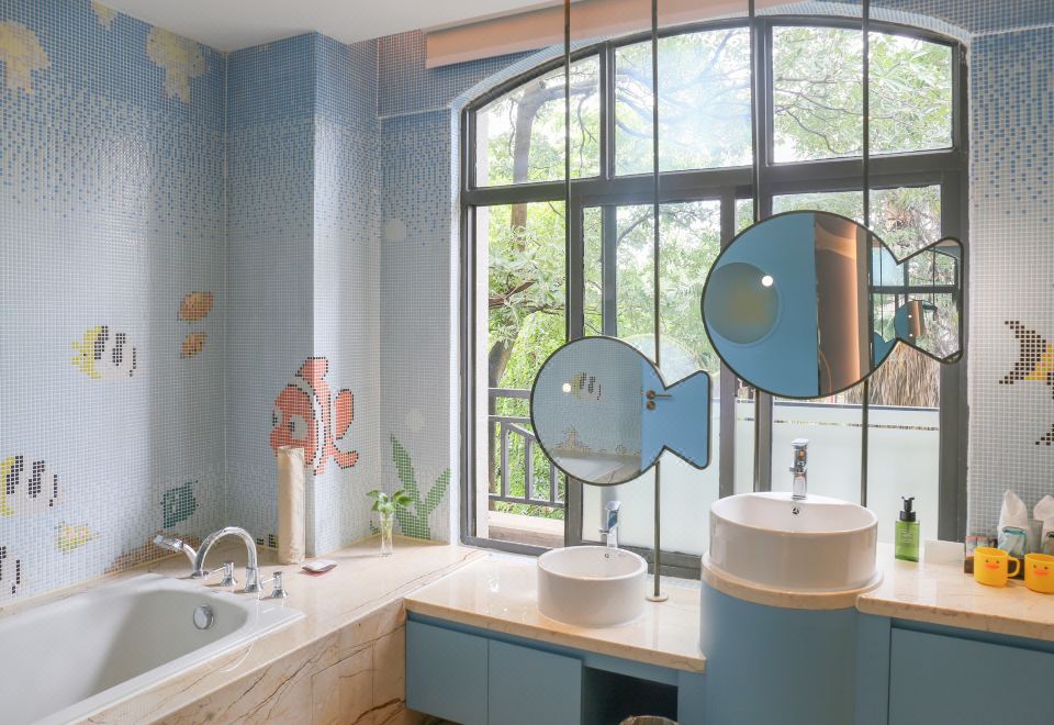 Wanda Realm Xiamen North BayDream Undersea Capsule Bed Family Room