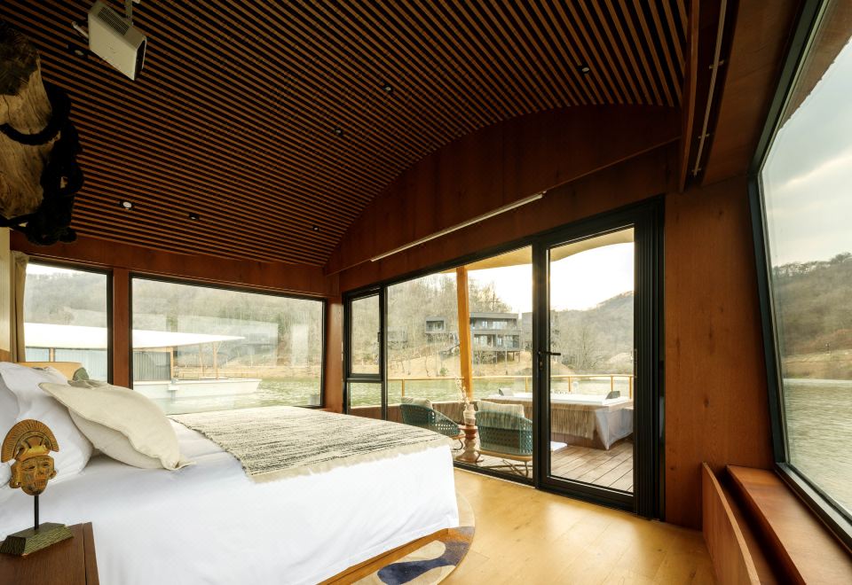 Suizhou Naked Home GRAND Hotel Boat House