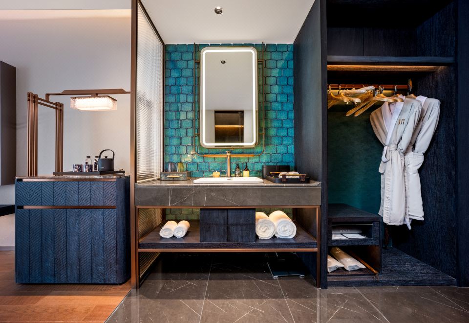 江景大床房（一線江景+落地窗+Mini Bar）