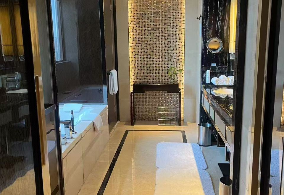 行政套房（繁華街景+加濕凈化一體機+斯林百蘭床墊）