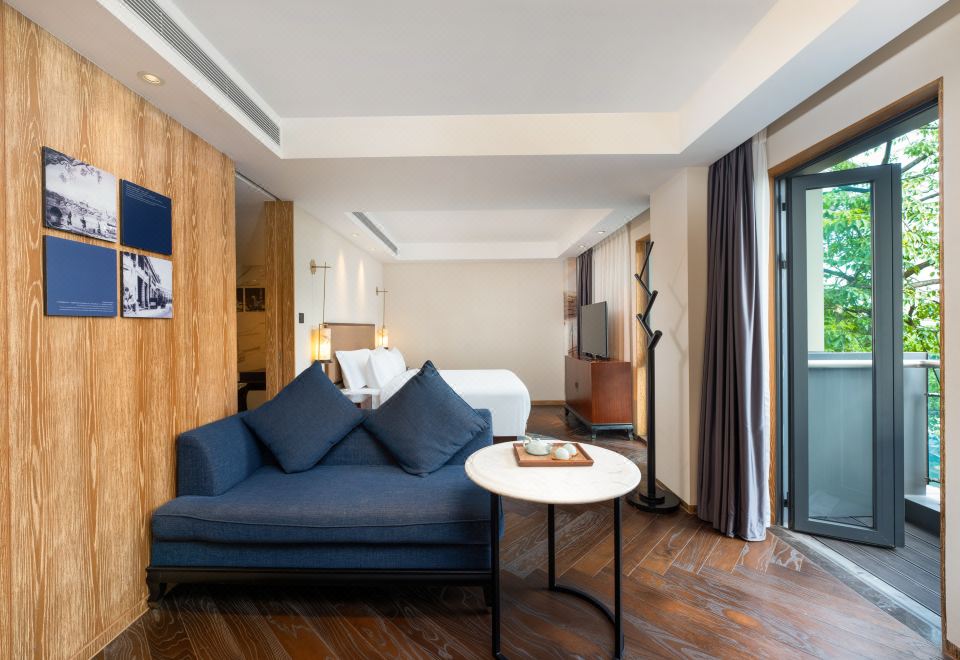 水舞·江景阳台套房（180°江景观景阳台+高奢洗护品）