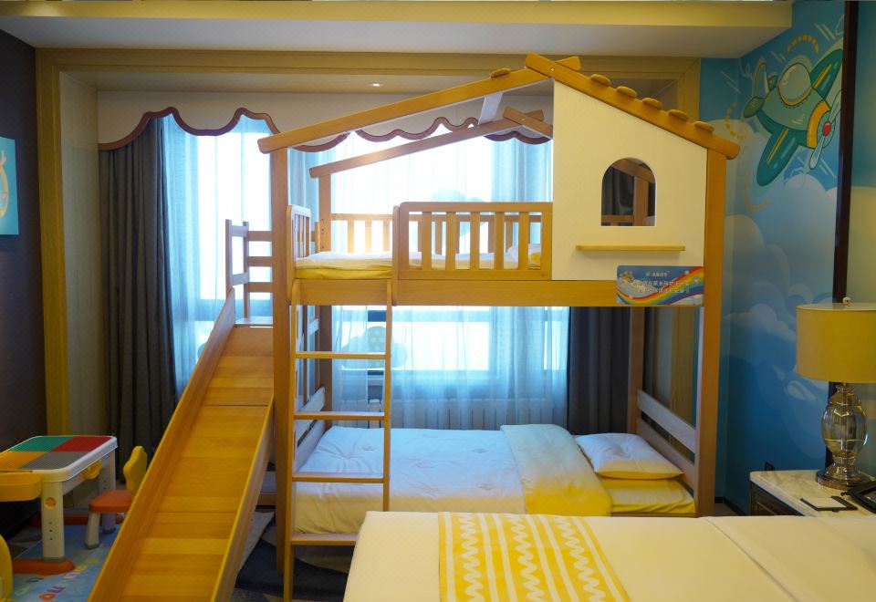 糖果飞屋上下铺滑梯房