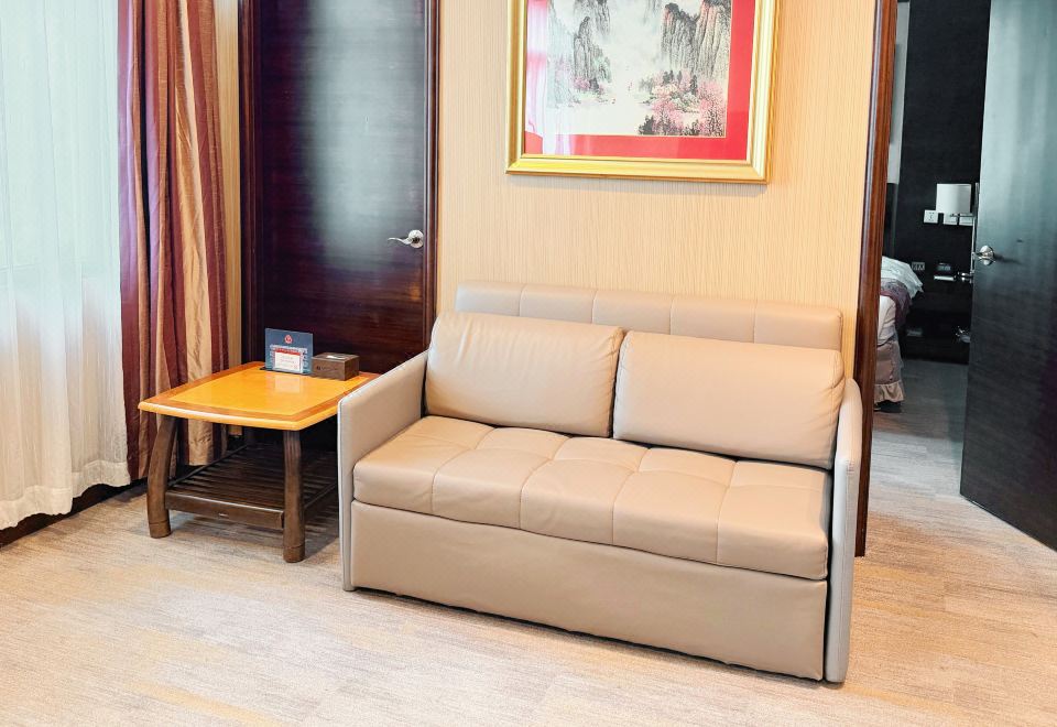 行政家庭大床间（大床，带梳化床）