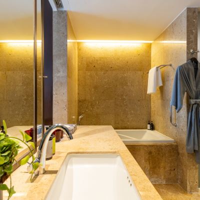 Luxury Triple Suite
