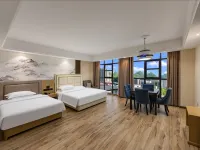 Rhine Hotel (Lichuan Tenglong Cave Tourist Center) Hoteles en Lichuan