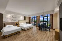 Rhine Hotel (Lichuan Tenglong Cave Tourist Center)