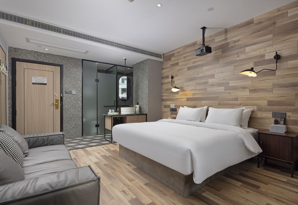 智能巨幕双人电竞房[3060+32寸2K 165HZ显示器]