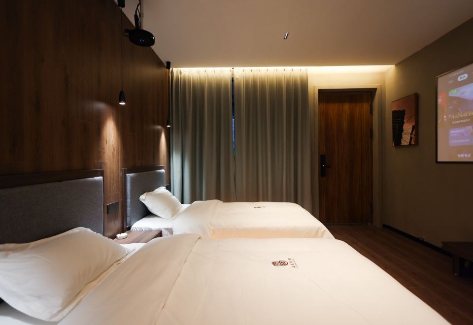 Mishai Lane · Boutique Double Bed Room (Giant Screen Projection+Smart Home)