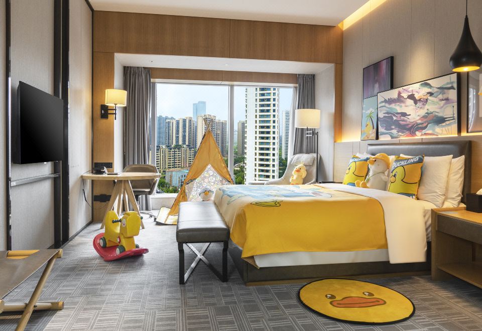 Radisson Hangzhou QianjiangRubber Duck Theme Family Room