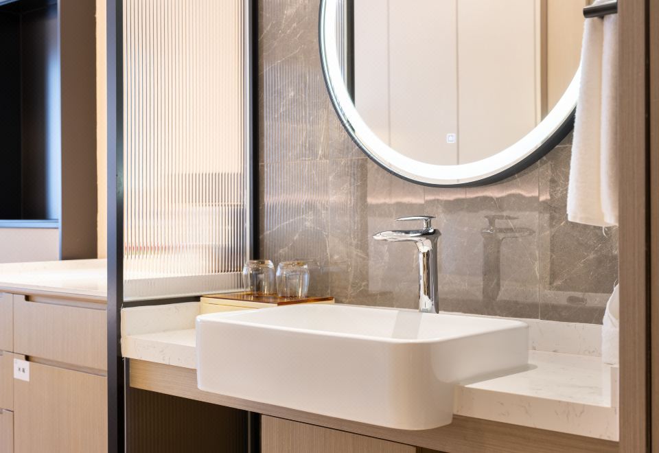 轻奢和悦大床房（智能投屏+小冰箱+小枱灯）