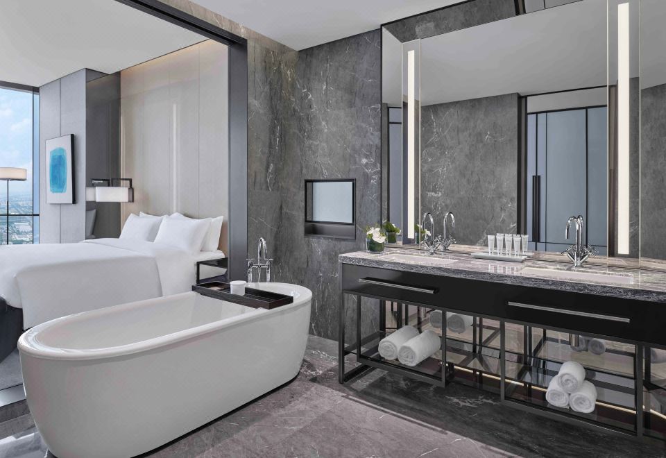 N3湖景东方之门景观大床房