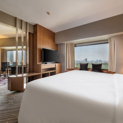 甄選俱樂部豪華特大床套房 盛泰瀾拉普嶗中央廣場飯店優惠