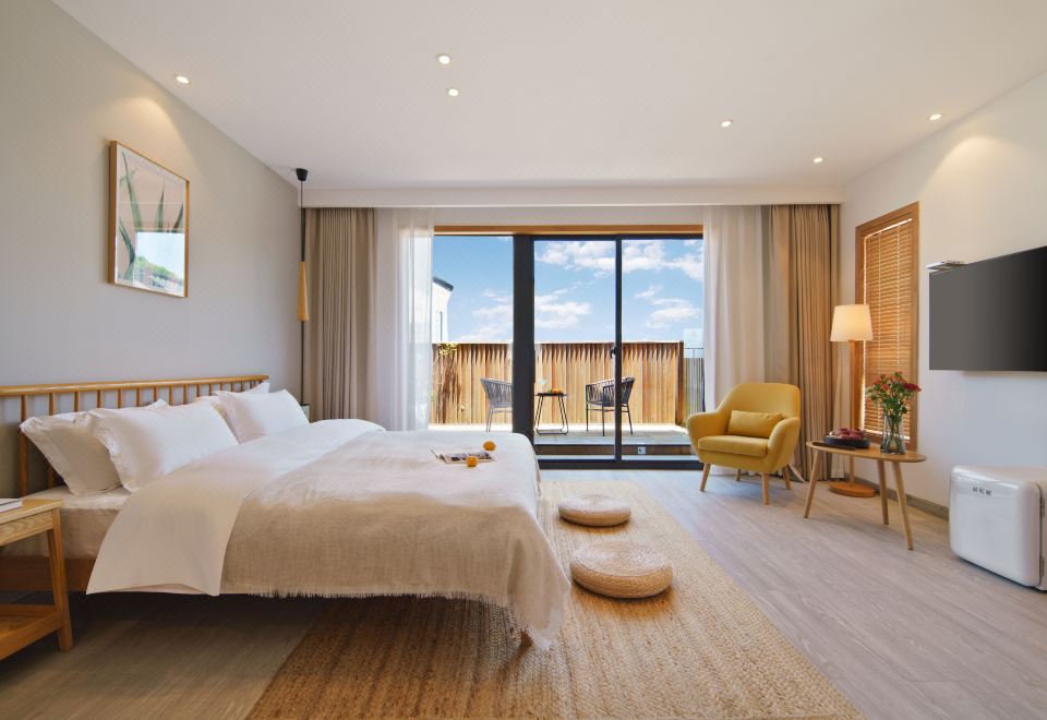 浅斟听海大床房