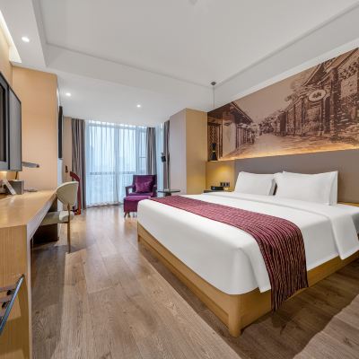 嘉賓大床房（俯瞰琴台夜景+小冰箱） 成都寬窄巷子美居飯店（通惠門地鐵站店）優惠