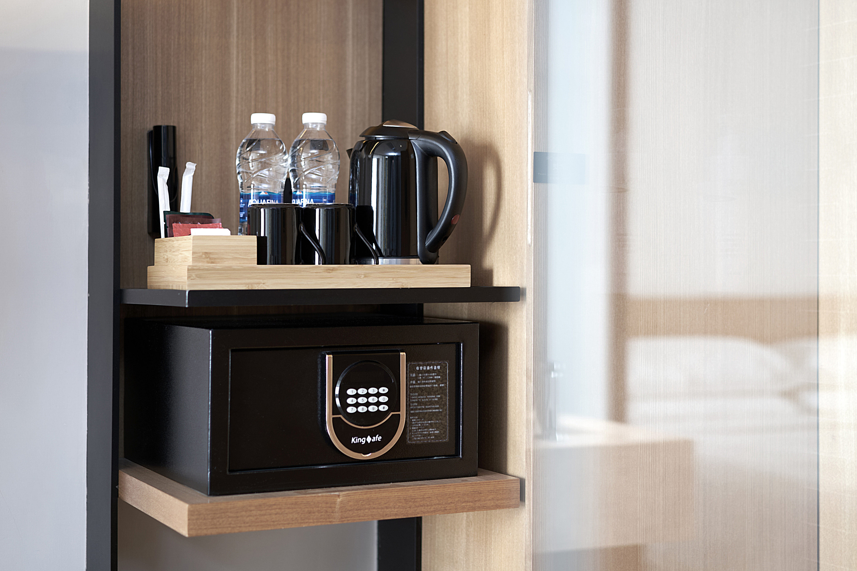 高级大床房（舒达Serta床垫、华夫格Waffle床品、华夫格Waffle浴袍、冰箱）