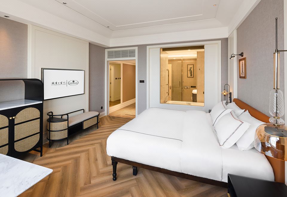 SeaView Garden Hotel QingdaoDeluxe Sea-view Double Room