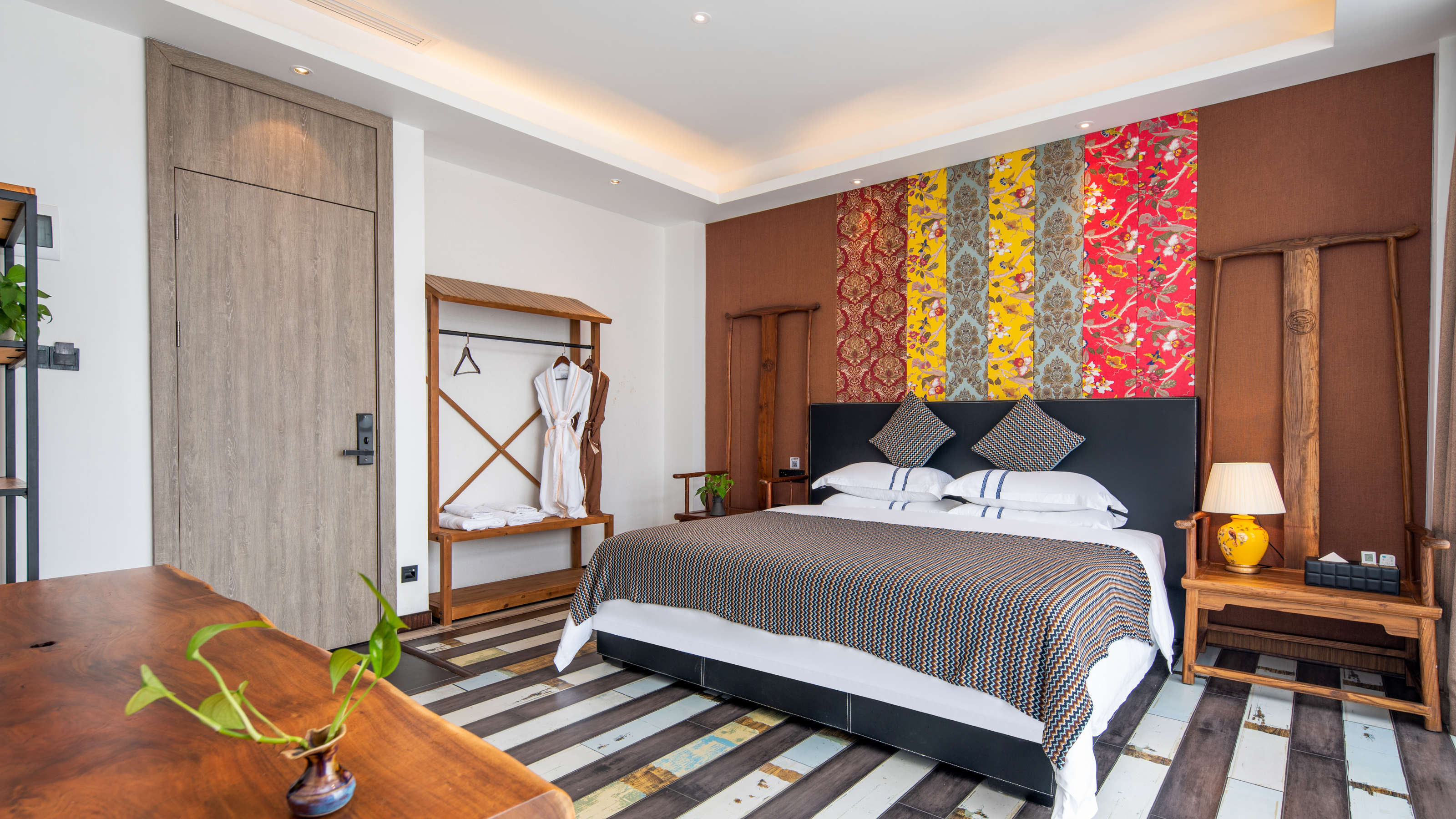 山景暖阳大床房