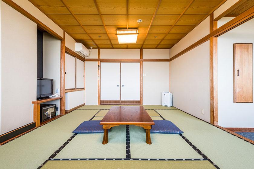 标准日式房，共用浴室，15榻榻米、禁烟