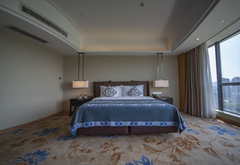 Gloria Grand Hotel JishouBusiness Suite