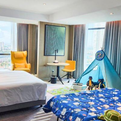 特大床套房（梳化床，小童主題） 新山市中心假日酒店優惠