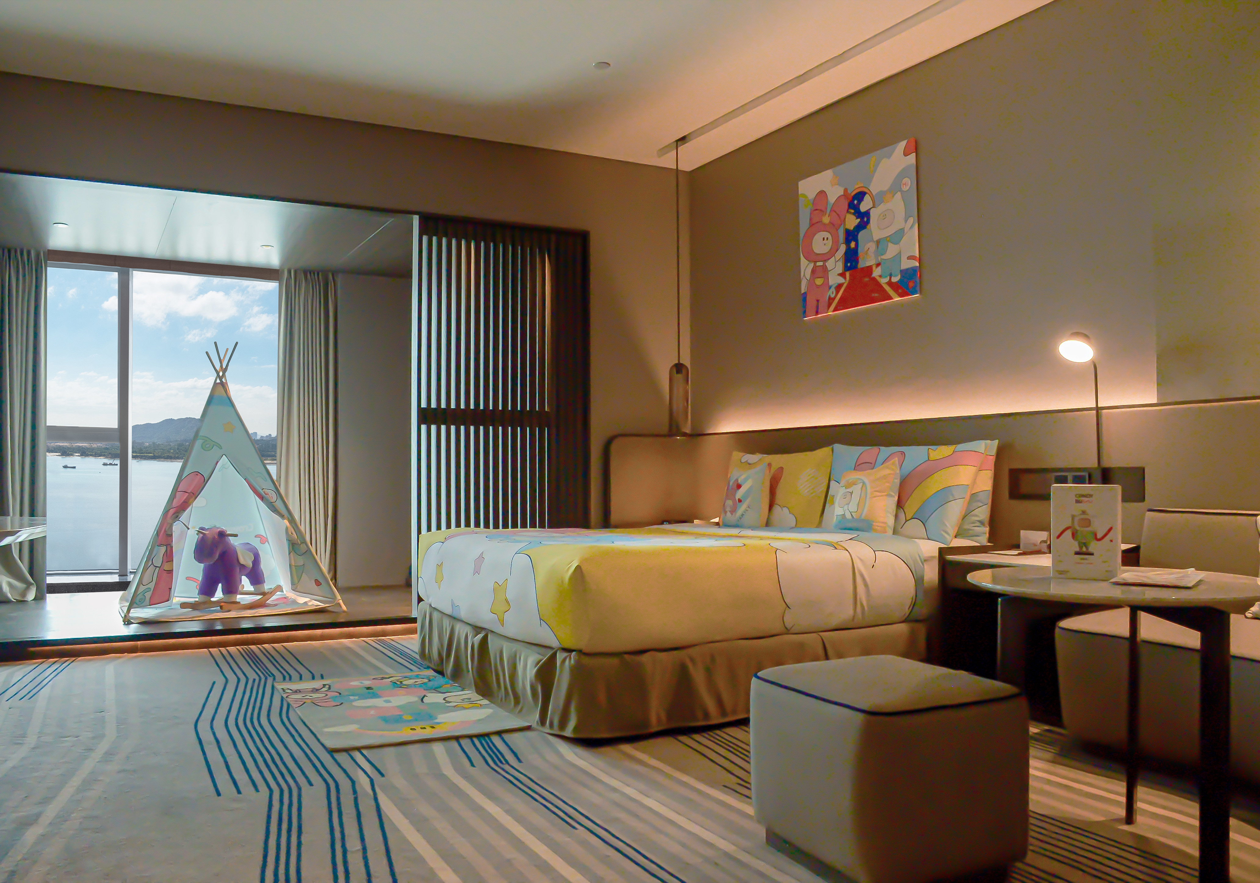 豪华小童海景大床房