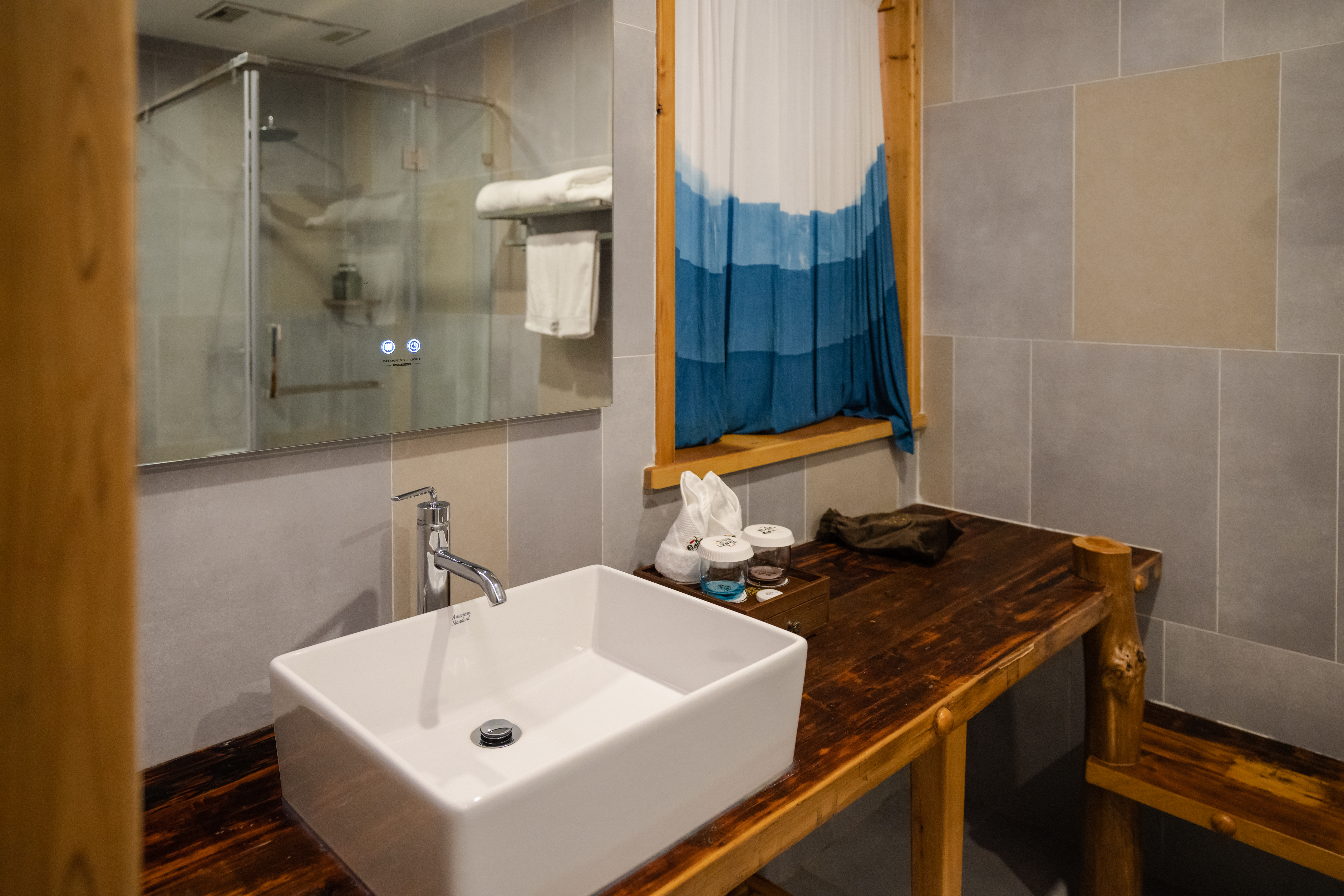 隐水栖山·雅致大床房