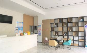 Pinxuan Boutique Hotel (Wuhan Engineering Science and Technology College )