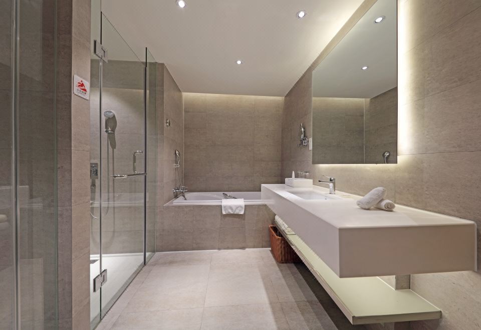 Haikou Meilan International Airport HotelTriple Room